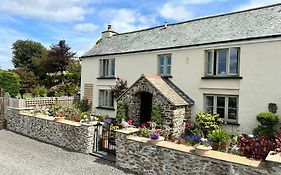 West Lyn Farm Bed & Breakfast